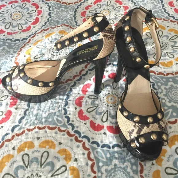 MICHAEL Michael Kors Black and Tan Heels - Picture 2 of 4